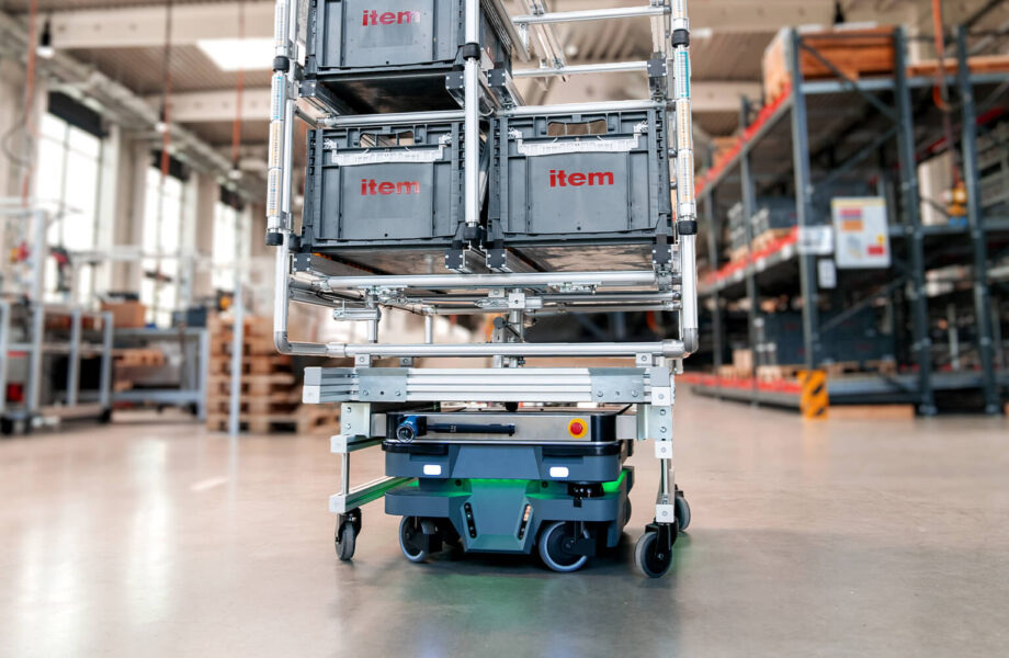 Planning mobile industrial robot systems – the requirements at a glance